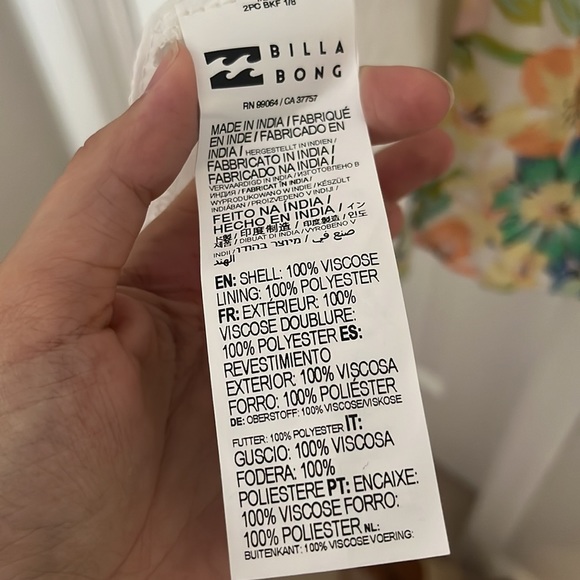 Jet Set Short Sleeve V-Neck Slit Hem Midi Dress - Picture 4 of 5